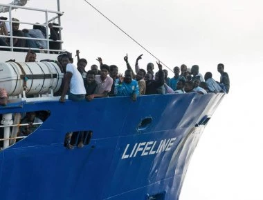 Η Μάλτα αρνείται να δεχθεί πλοίο με 239 παράνομους μετανάστες